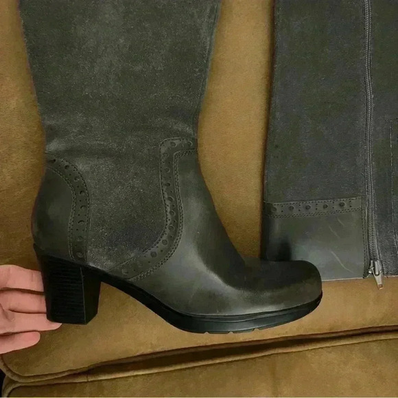 CLARKS Dream Regal Knee High Boot Suede Leather Block Heel Grey 8 - Picture 3 of 6